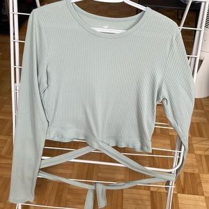 Mint Long sleeve t-shirt crop to tie.